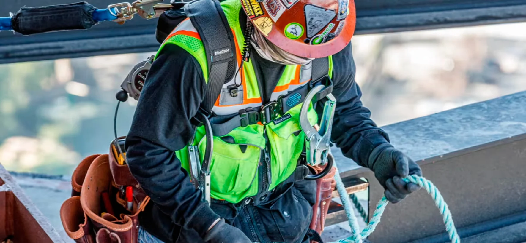 Equipos de protección contra caídas y su vida útil